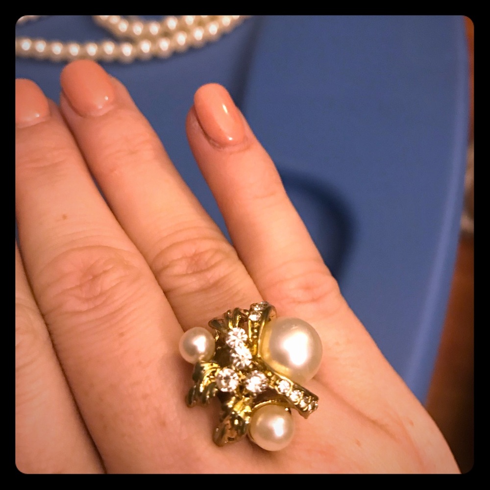 Pearl cocktail ring w/ gold ribbon and CZ accents